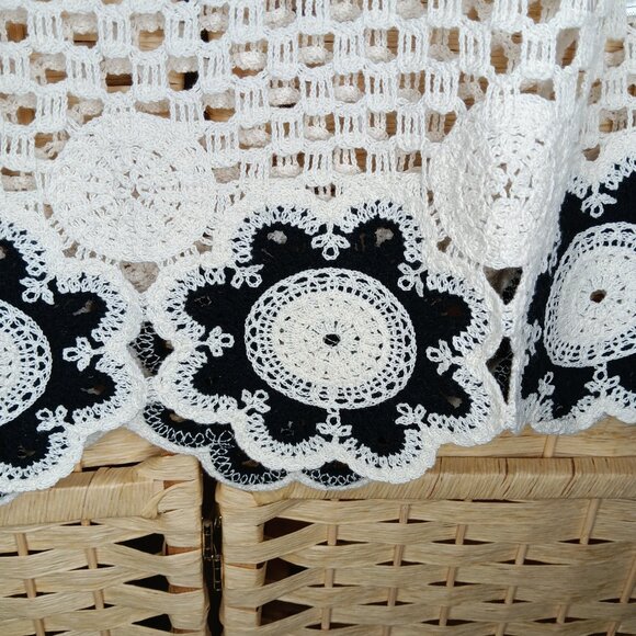 Karen Kane In The Garden Celine Crochet Flower  Sweater Tank in Natural NWT M/L - Picture 3 of 9